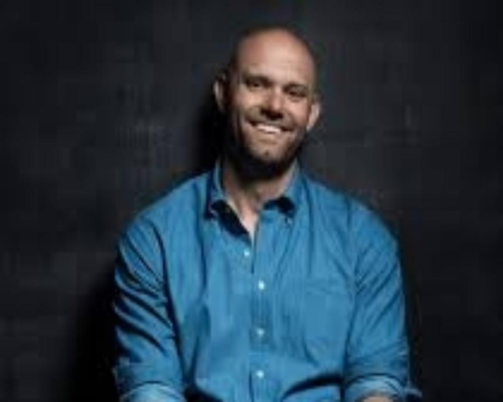 JAMES CLEAR