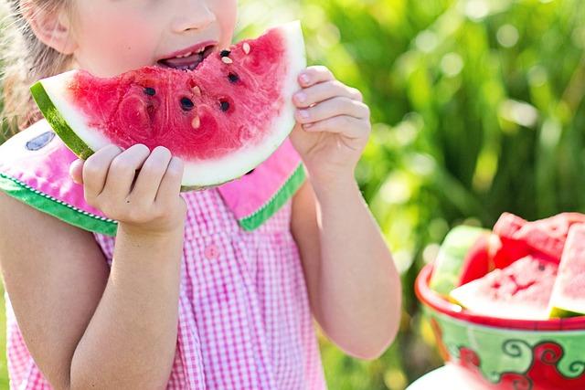 Eating Mindfully: The Connection Between Eating Slowly and Eatin