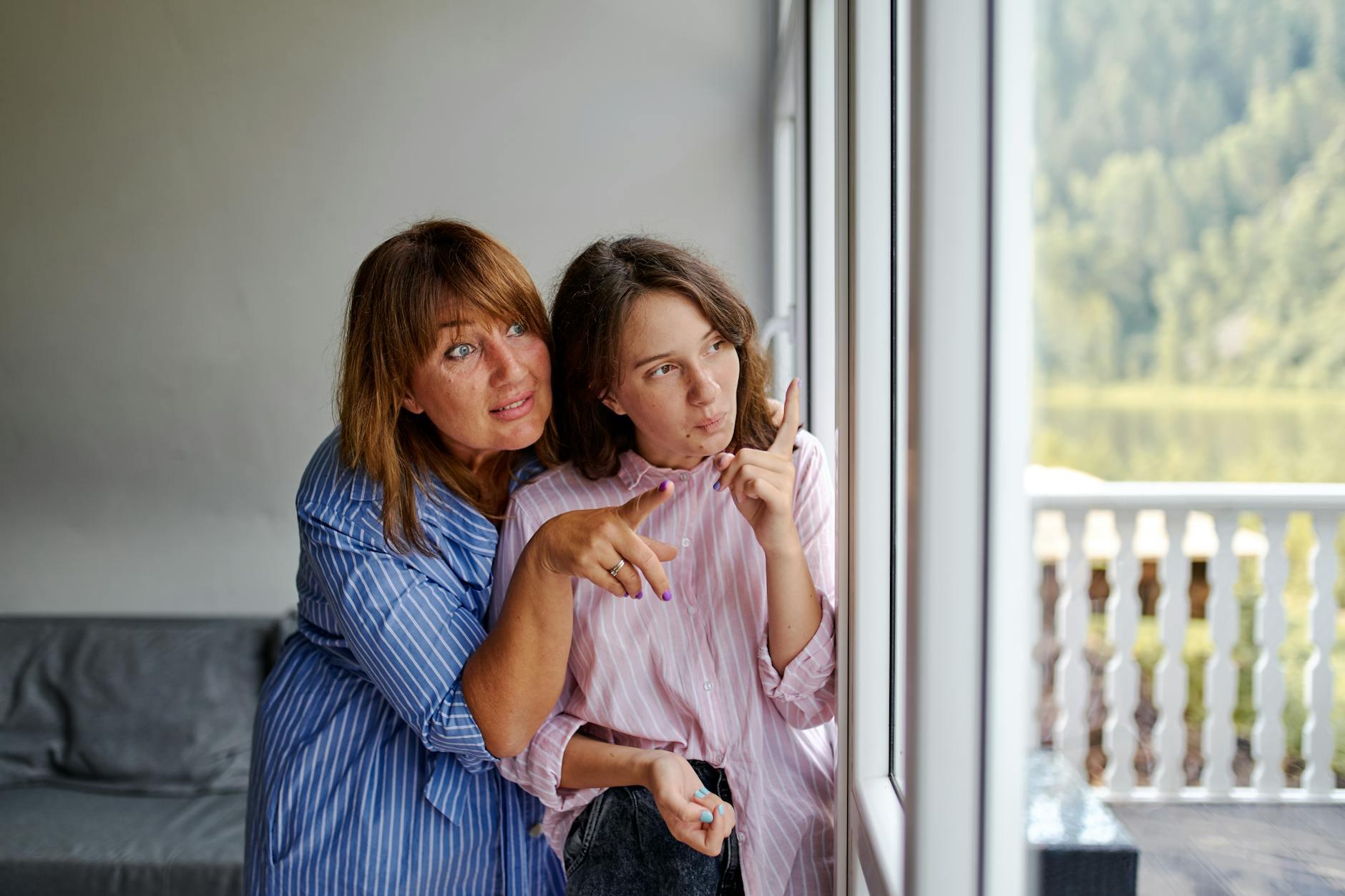 Conflict Resolution with Supercommunication