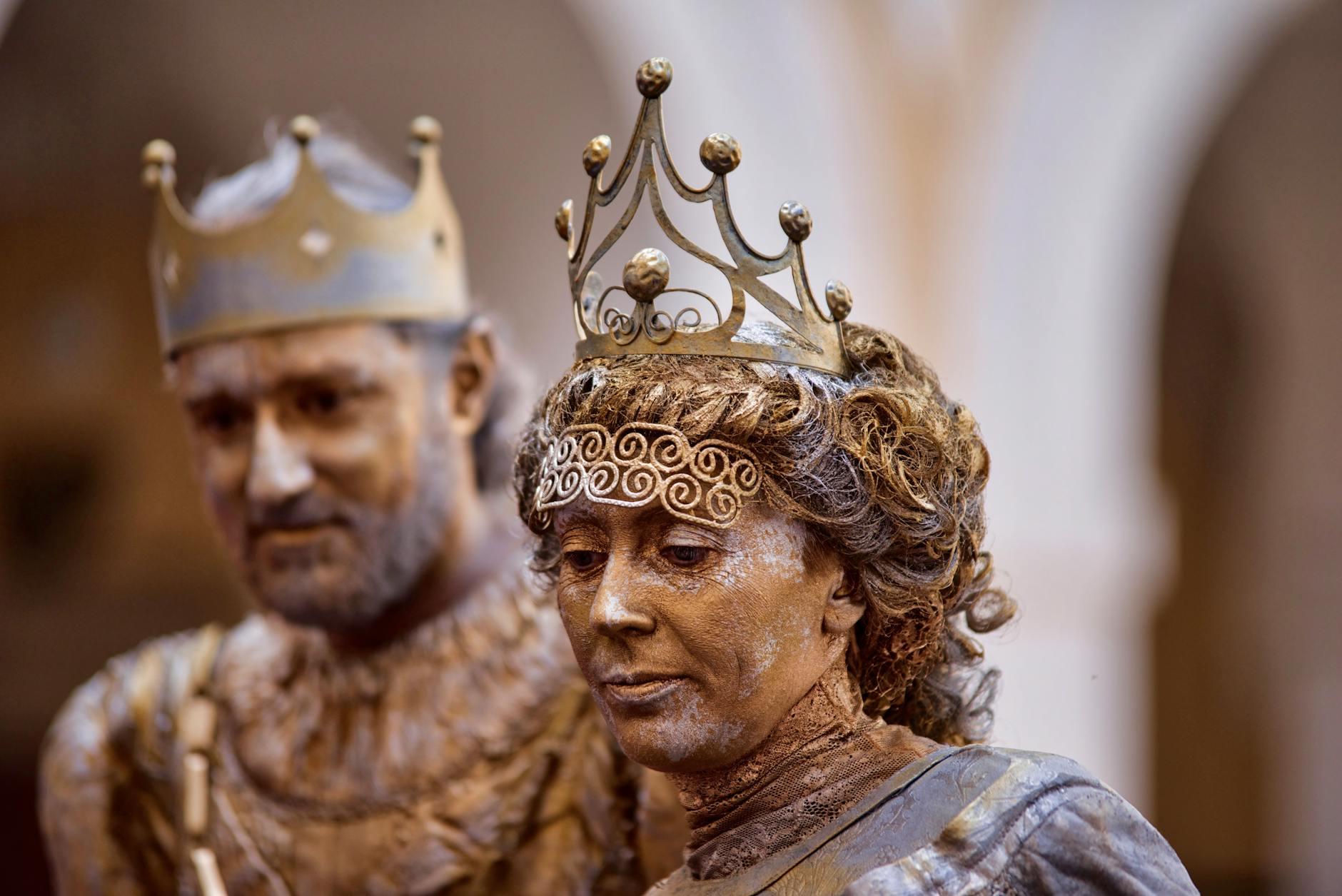34.Be Royal in Your Own Fashion: Act Like a King