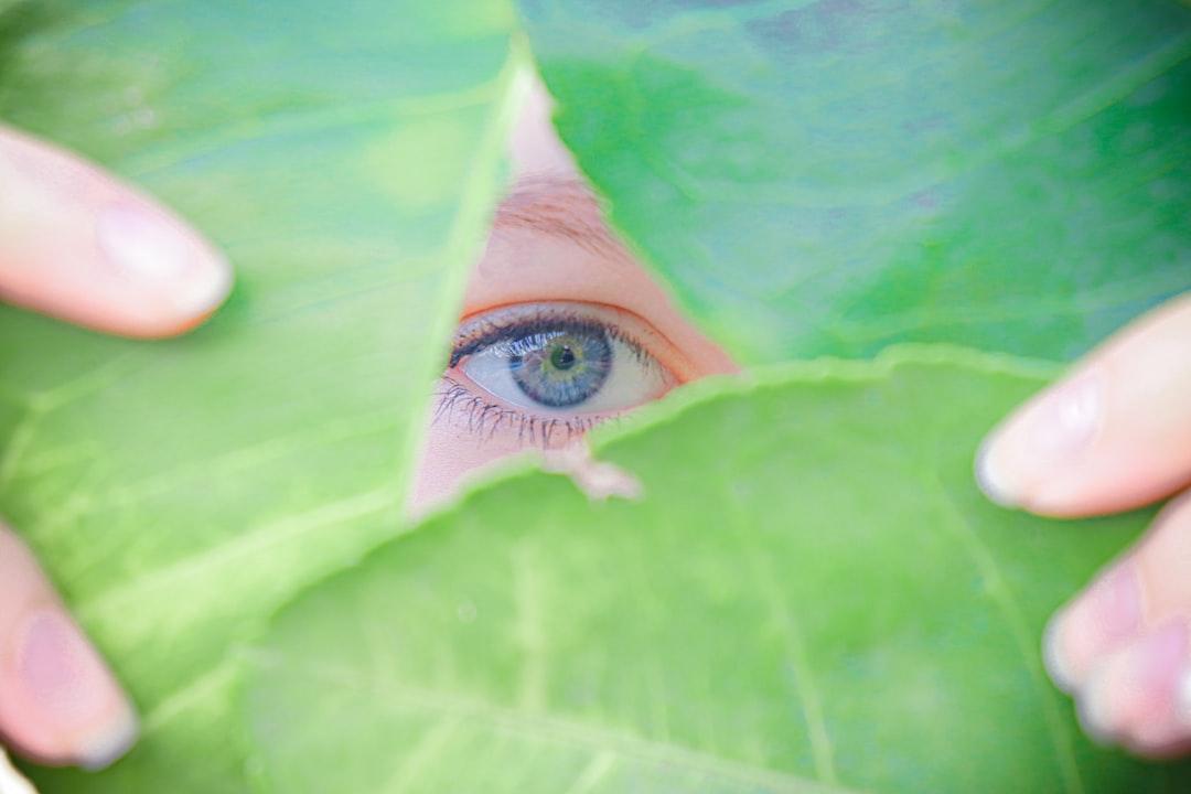 Stay visible but not invasive