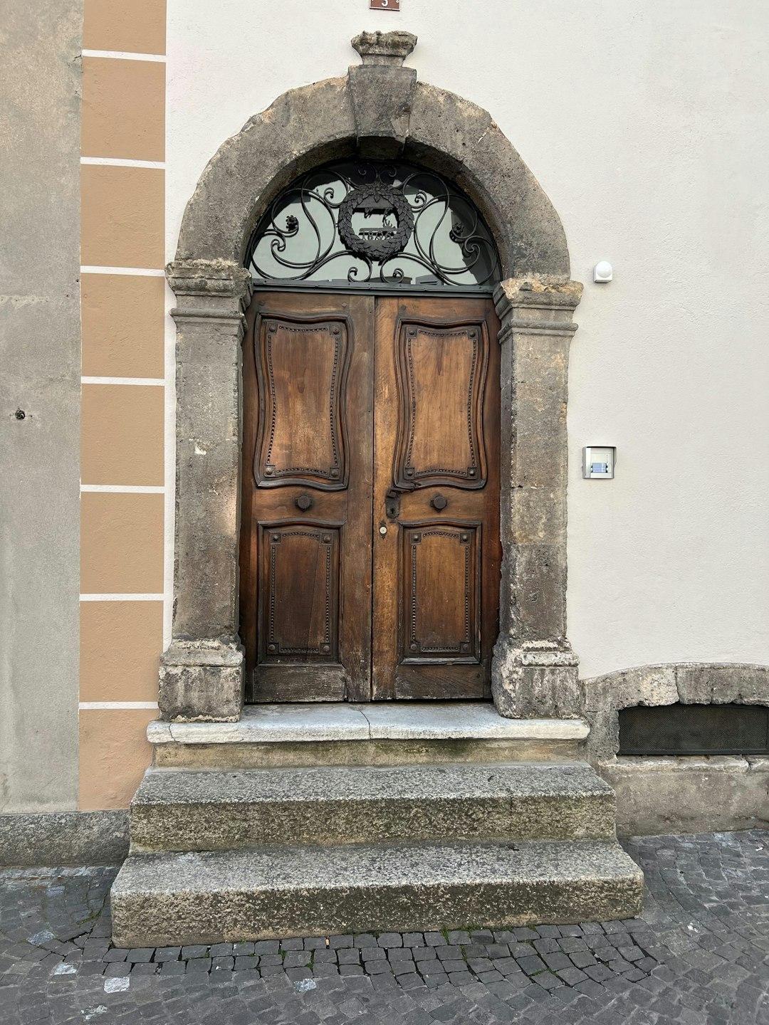 The Doorway Effect Is Real